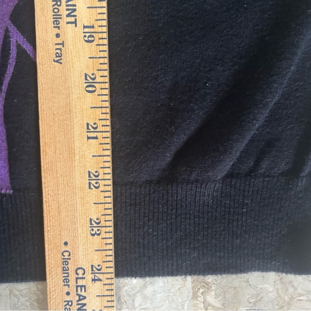 Disney Maleficent Black Sweater Size Medium / Villains Graphic Pullover - Picture 9 of 9